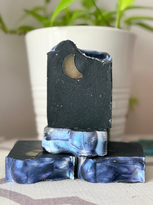 Blue Moon (Moon glows in the dark)